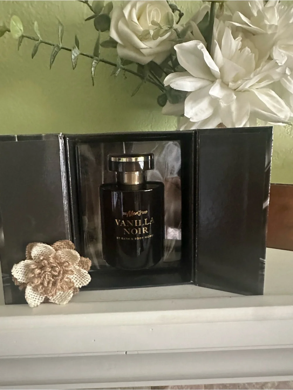 Bath & Body Works Vanilla Noir Body Fragrance - Dark Brown & Gold Bottle